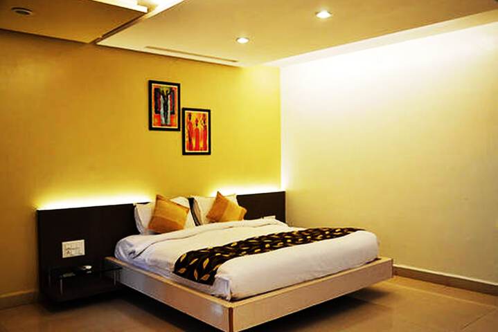 Room 13 of 52