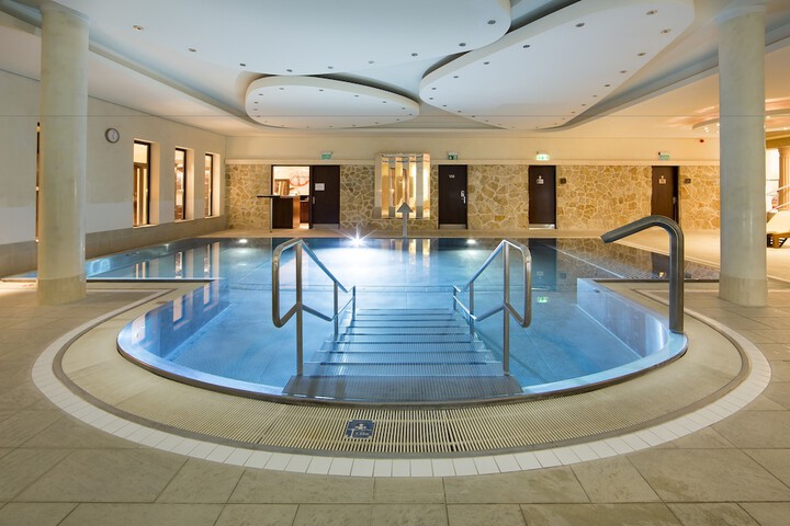 Hotel with Pool