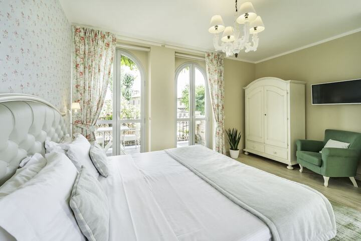 Room 32 of 161