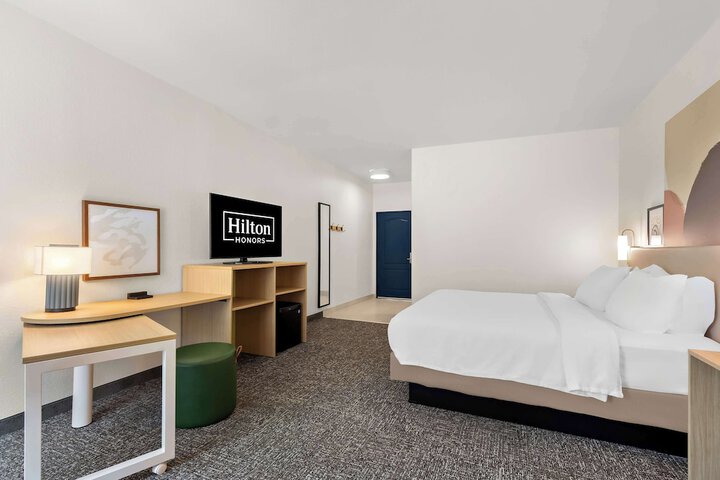 Room 15 of 46
