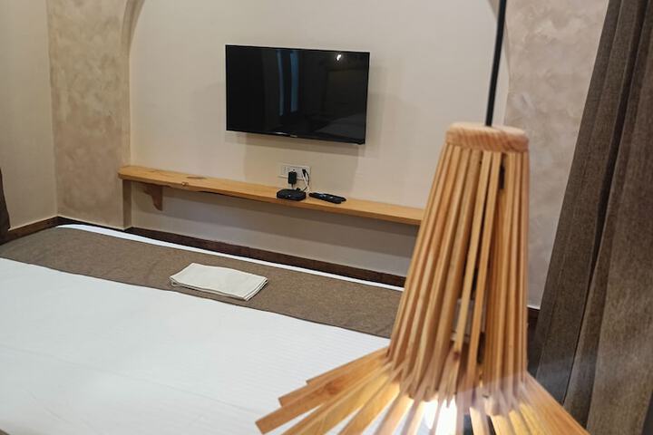 Room 14 of 38