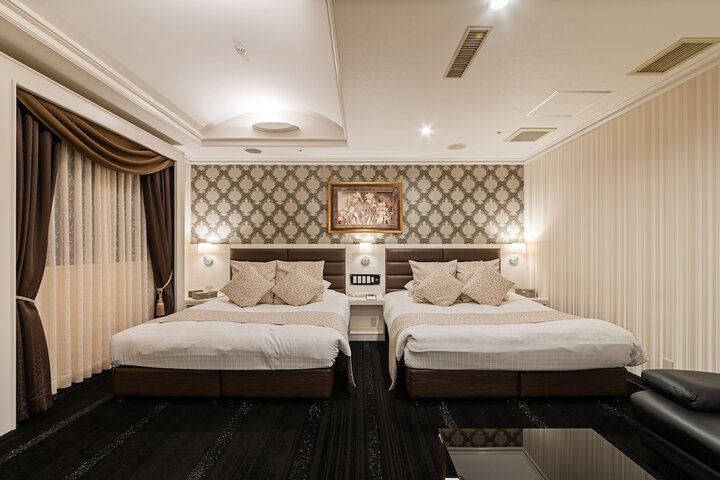 Room 8 of 239