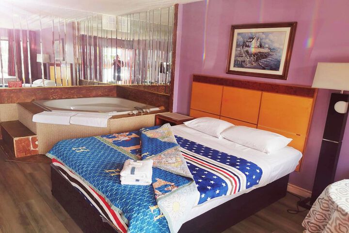 Room 3 of 19