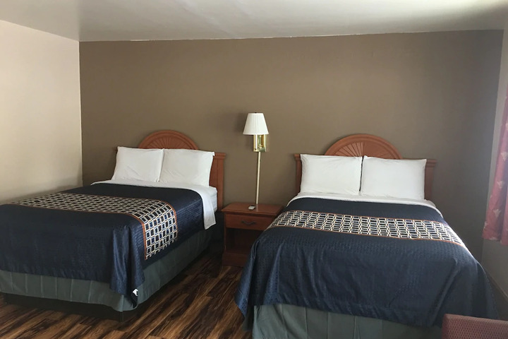 Room 7 of 8