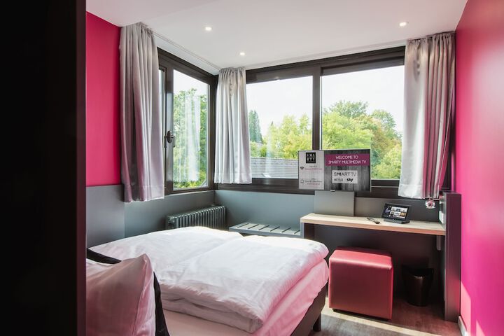 Room 5 of 29