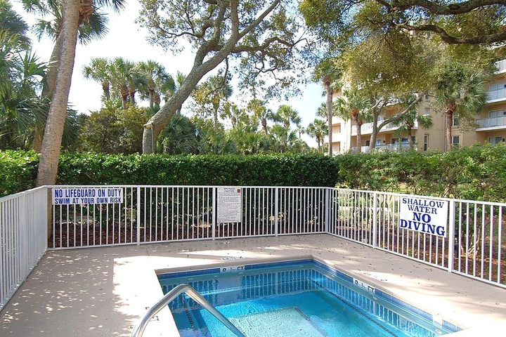 Pool 9 of 17
