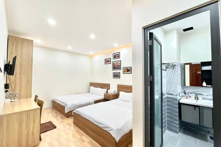 Room 3 of 20