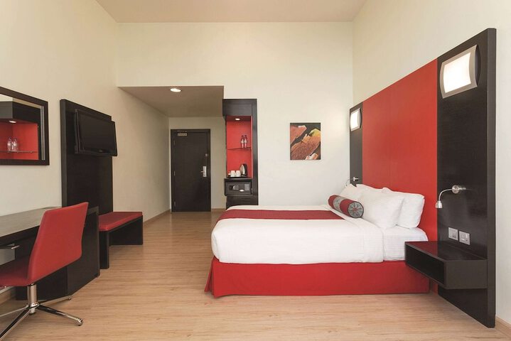 Room 27 of 74