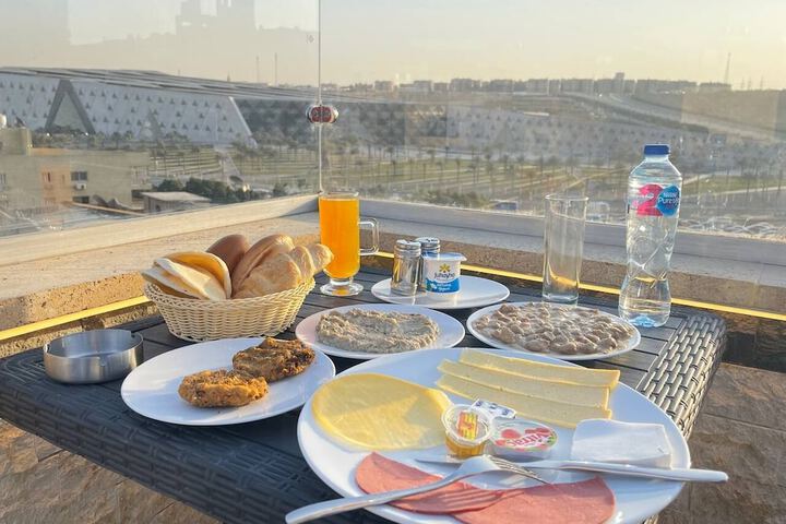 Breakfast/Coffee Service 104 of 109