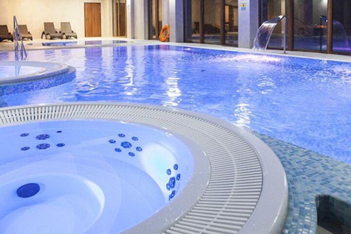 Pool 18 of 42
