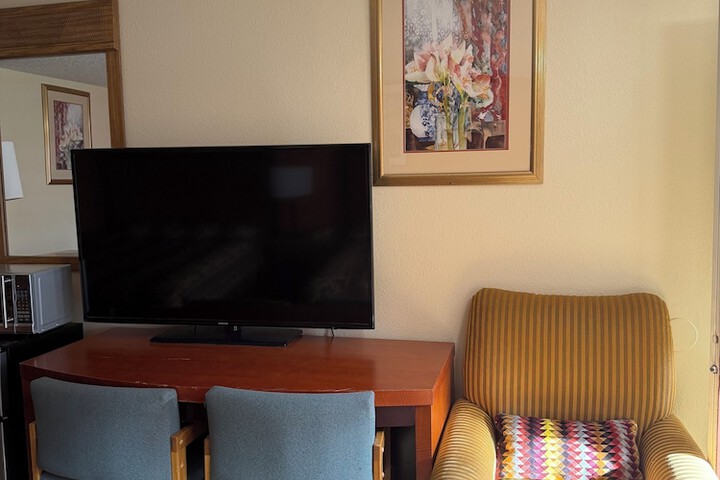 Room 11 of 19