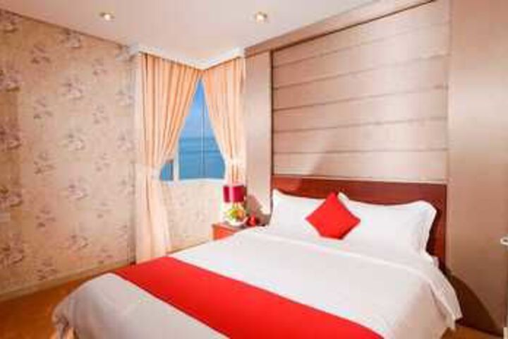 Room 12 of 38