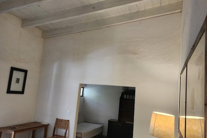 Room 10 of 46