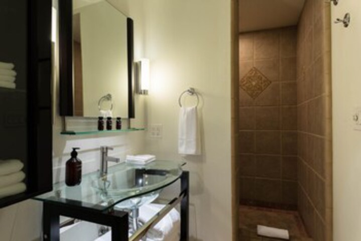 Room 4 of 42