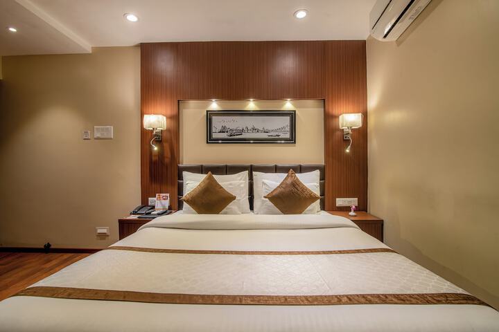 Room 83 of 161