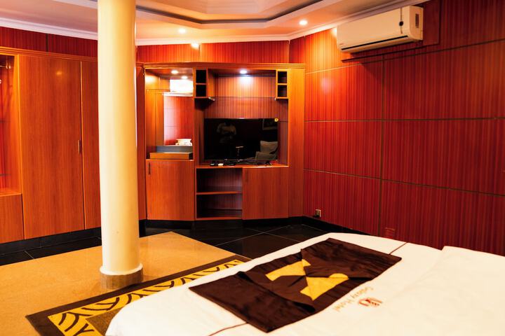 Room 13 of 39