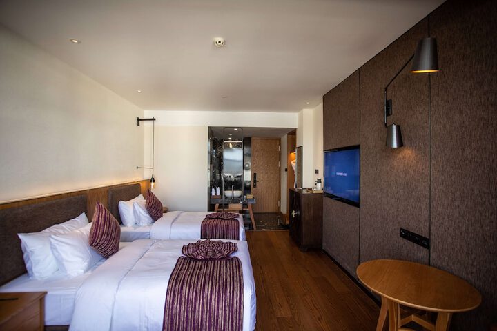 Room 6 of 22