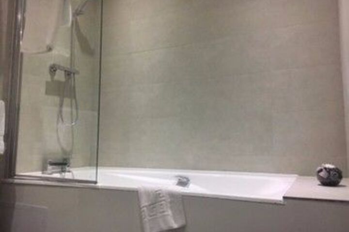 Room 35 of 117