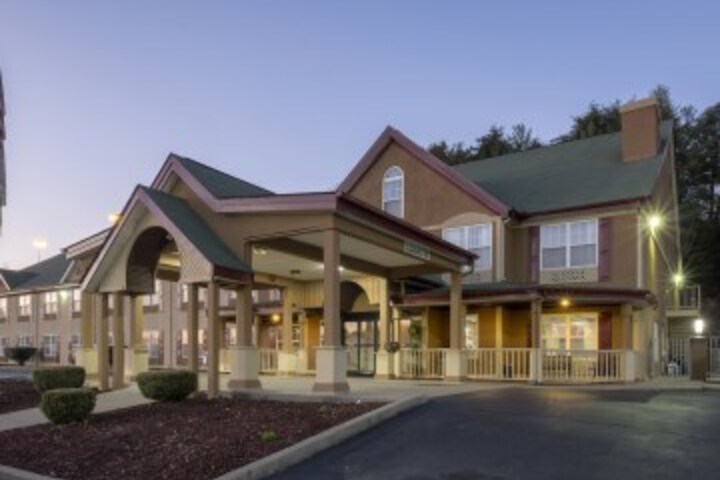 Image of Country Inn & Suites by Carlson Corbin, KY