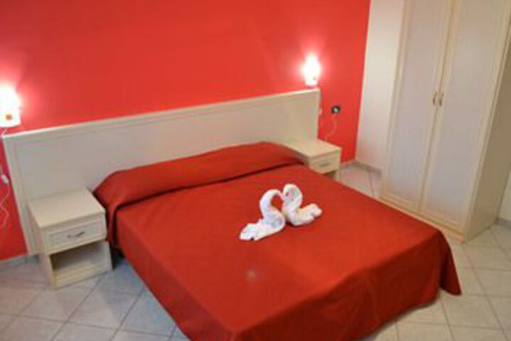 Room 7 of 17