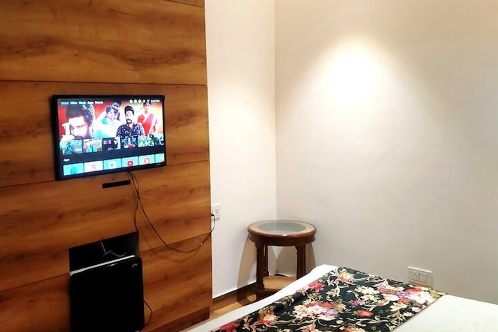 Room 11 of 29