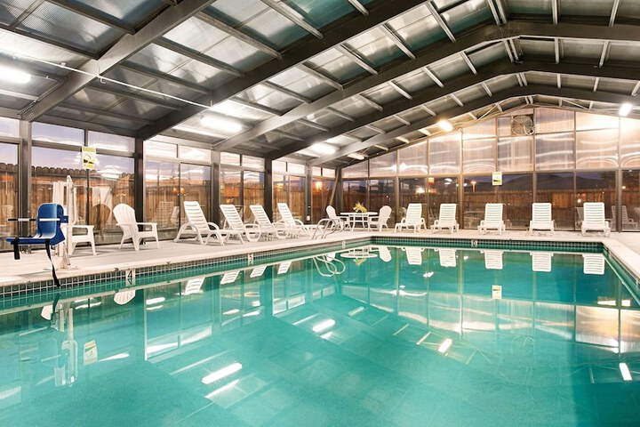 Hotel with Pool