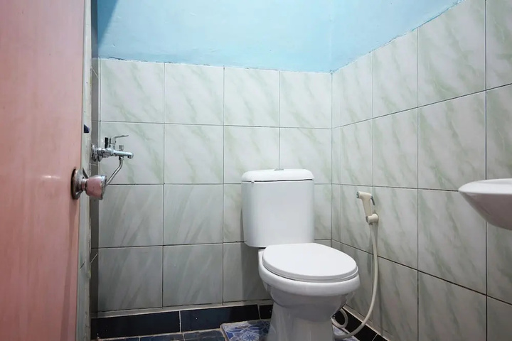 Room 8 of 13