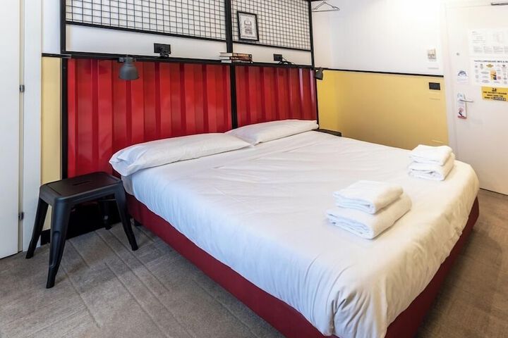 Room 22 of 82