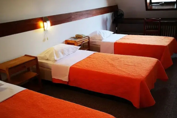 Room 5 of 12
