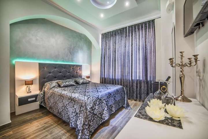 Room 6 of 37