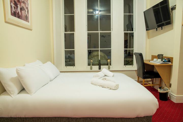 Room 42 of 73