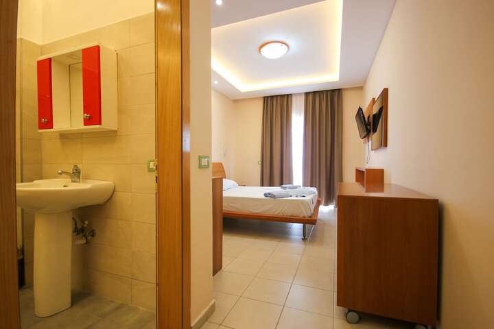 Room 19 of 24