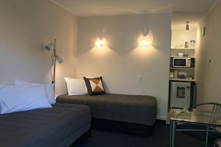 Room 27 of 107