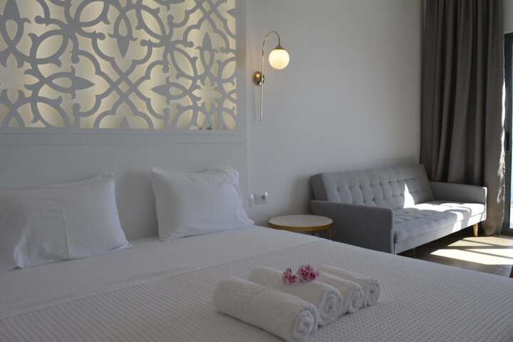 Room 3 of 72