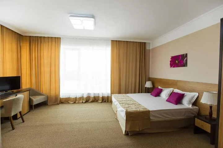 Room 2 of 12