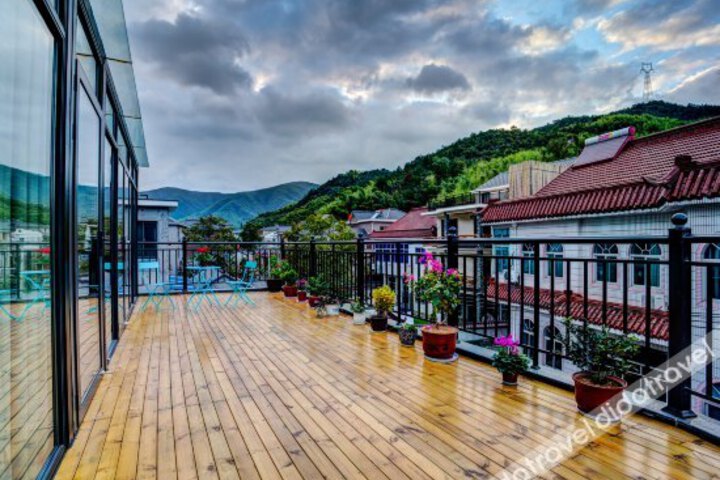 Shi Hua Shan Zhuang