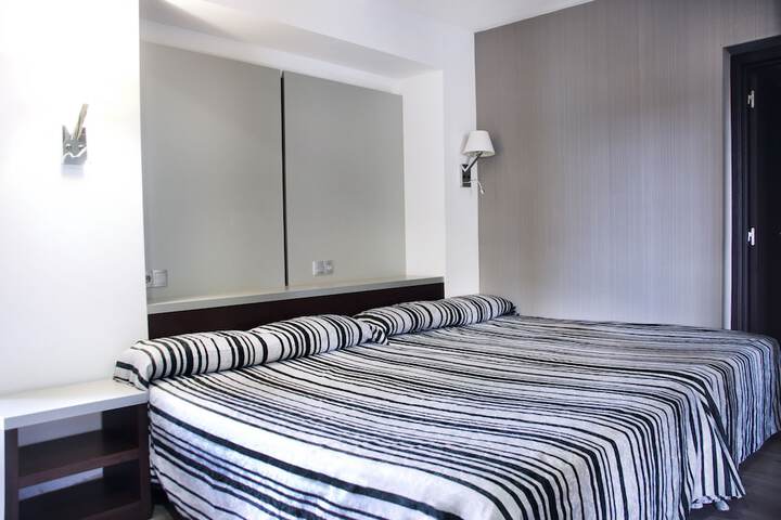 Room 9 of 37