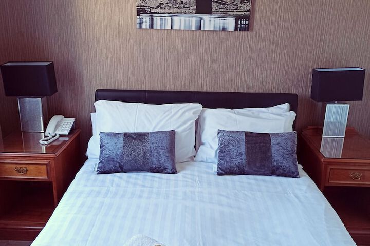Room 9 of 50