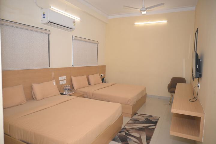 Room 16 of 35