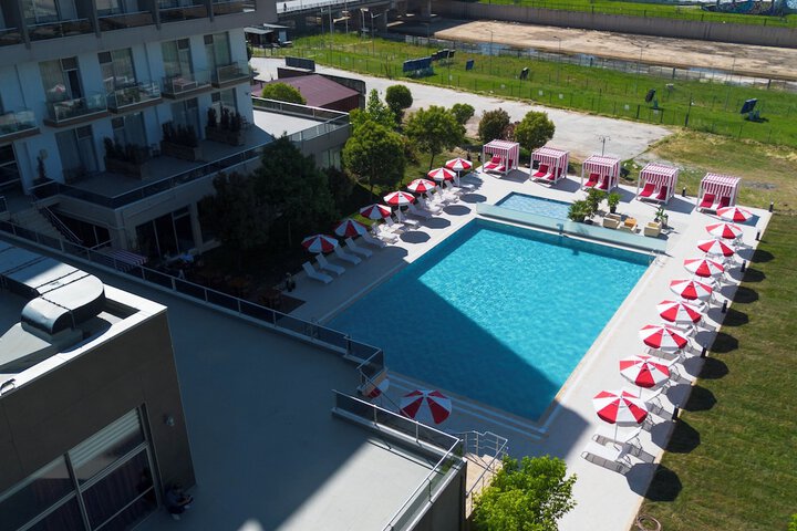 Pool 24 of 47