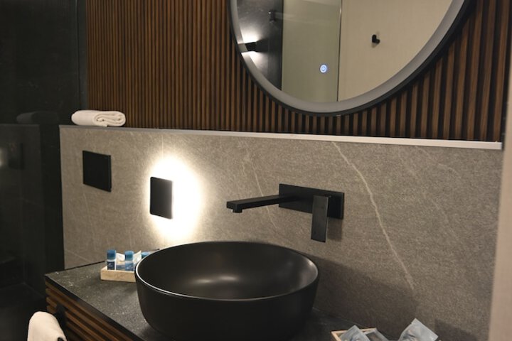 Room 51 of 64