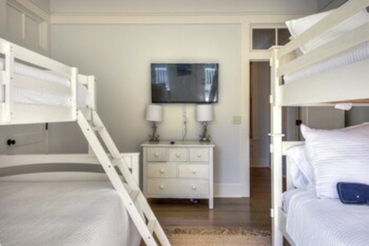 Room 18 of 21