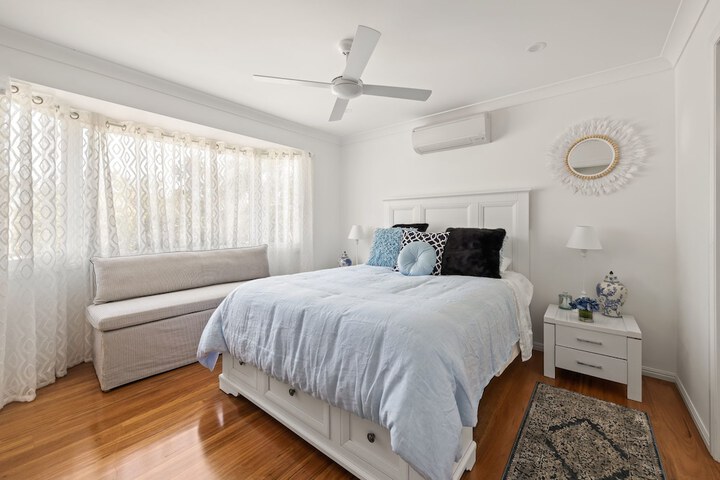 Room 2 of 25