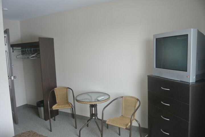 Room 14 of 28
