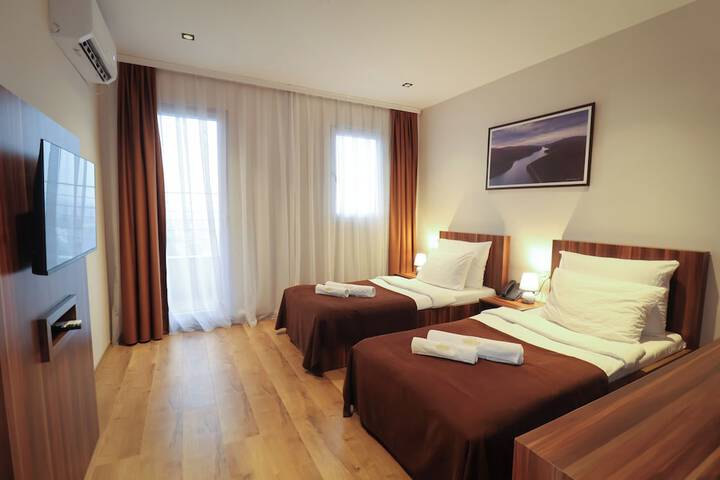 Room 60 of 98