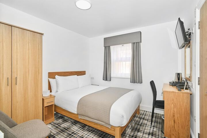 Room 32 of 89