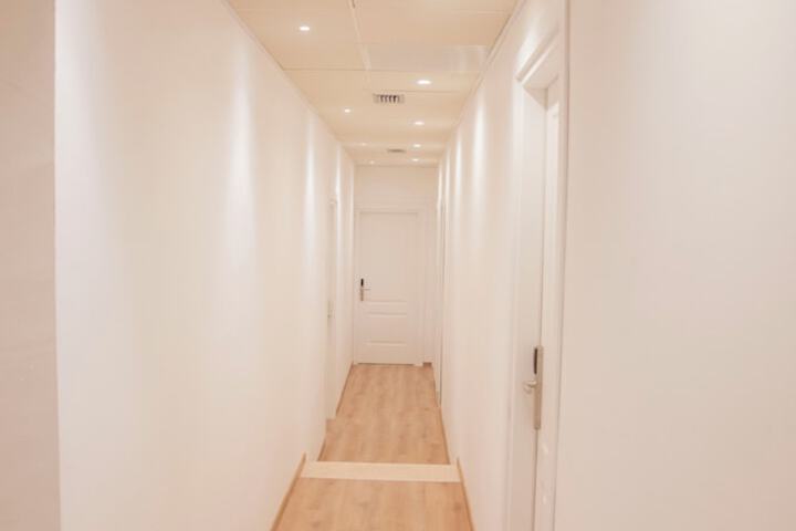 Ballroom/Hall 117 of 122