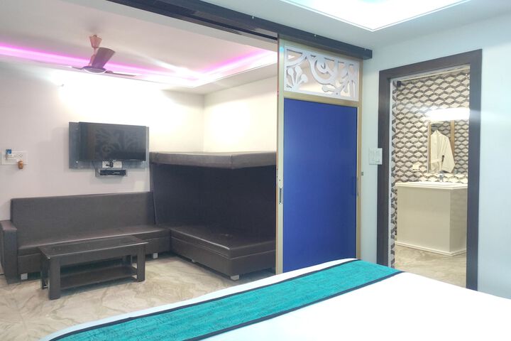 Room 15 of 42