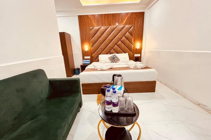 Room 3 of 24