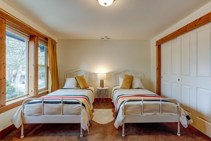 Room 6 of 37